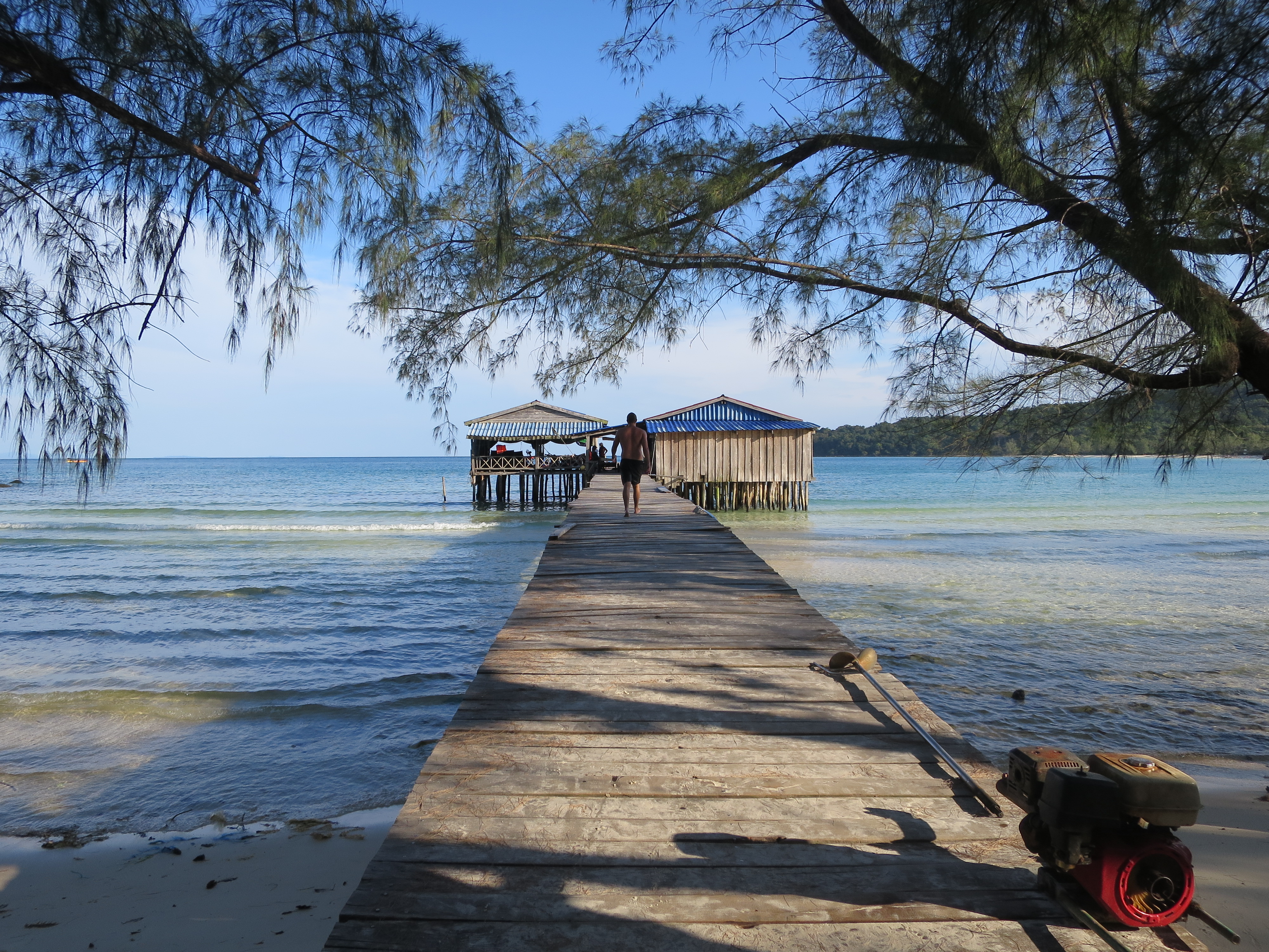 Pier in der Clearwater Bay auf Koh Rong Samloem